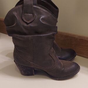 Brown Slouch Style Leather Western Boots